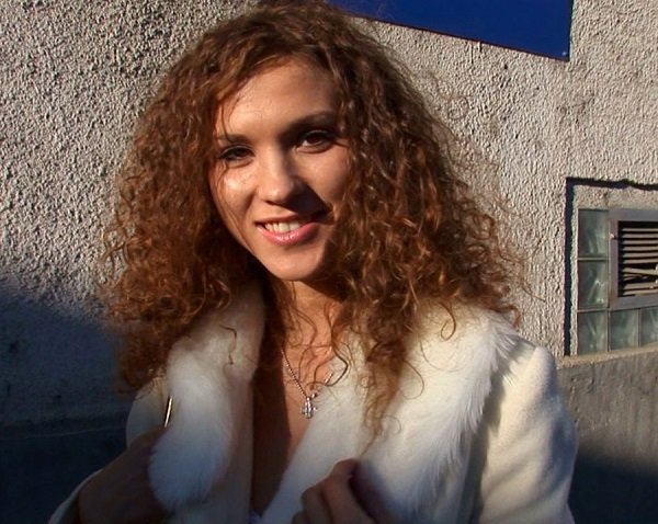 Натаща не стесняясь дала в баре Натаща не стесняясь дала в баре