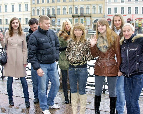 Отдых с девчонками на квартире часть 1 Отдых с девчонками на квартире часть 1