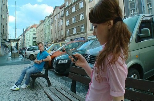 После учебы девушка пошла к парню домой и там раздвинула свои ножки После учебы девушка пошла к парню домой и там раздвинула свои ножки
