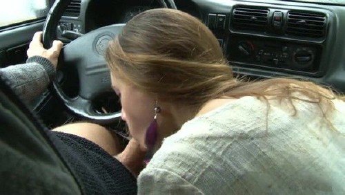 Света еще в машине завелась Света еще в машине завелась