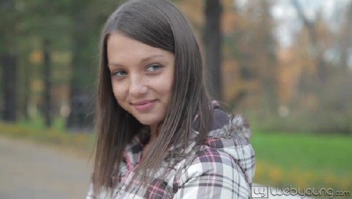 Познакомился с Анжеллой в парке Познакомился с Анжеллой в парке