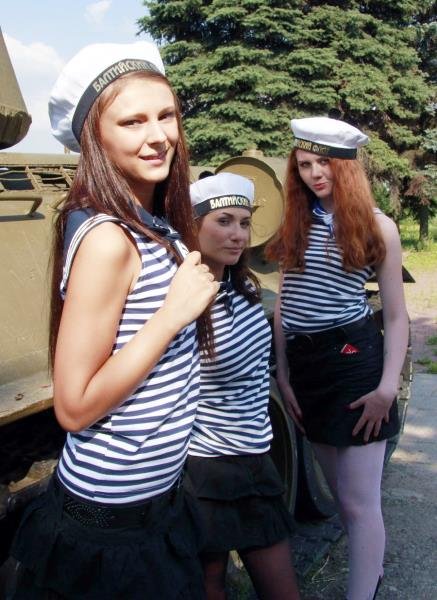 Парни решили отметить день вдв Парни решили отметить день вдв