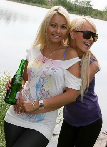 Lioness  Amiee - By the lake with two blondes (2010 ./SD)